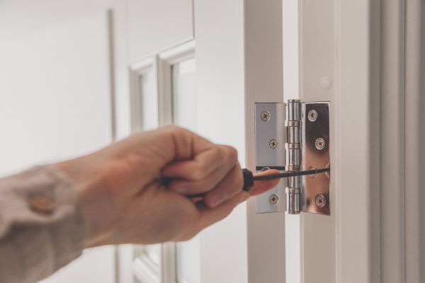 Cost of Hinge Repair in Camas